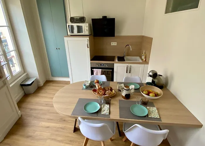 Charming Fisher House On The Seaside Grandcamp-Maisy