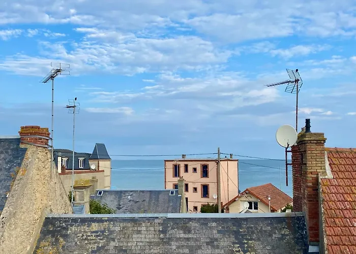 Charming Fisher House On The Seaside Grandcamp-Maisy