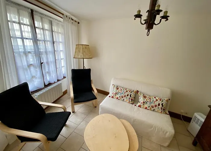 Charming Fisher House On The Seaside Grandcamp-Maisy